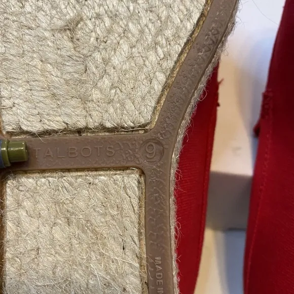 Talbots Izzy Scallop Eyelet Canvas Espadrilles Shoes Red Women Size 9 NEW
