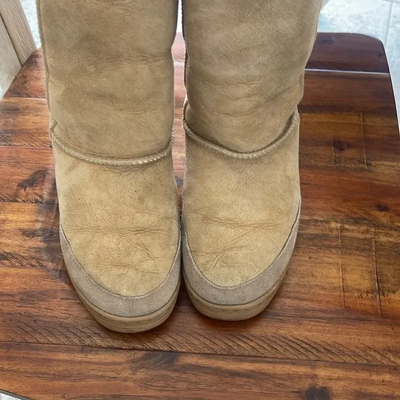 Tall Original UGG Sheepskin Beige winter warm boots Men 9 women 10 Tasman Braid