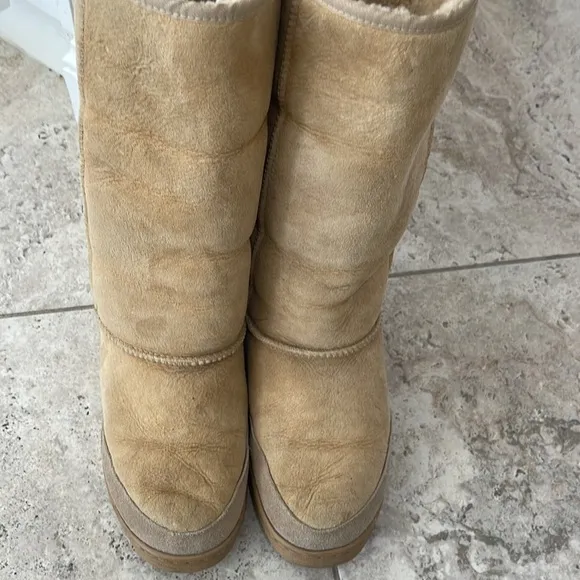 Tall Original UGG Sheepskin Beige winter warm boots Men 9 women 10 Tasman Braid