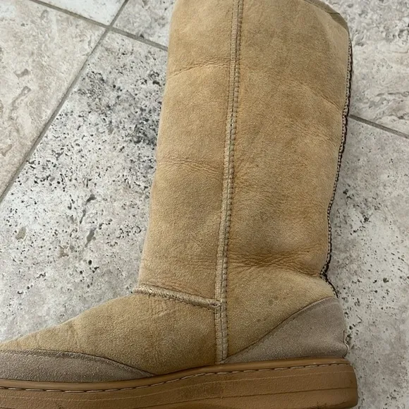 Tall Original UGG Sheepskin Beige winter warm boots Men 9 women 10 Tasman Braid