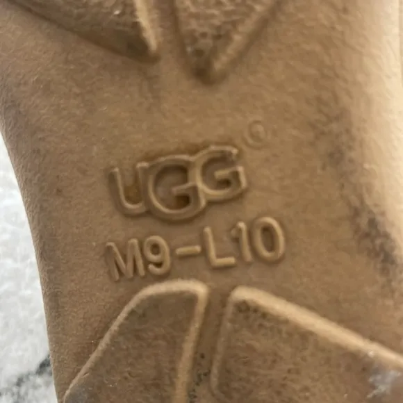 Tall Original UGG Sheepskin Beige winter warm boots Men 9 women 10 Tasman Braid
