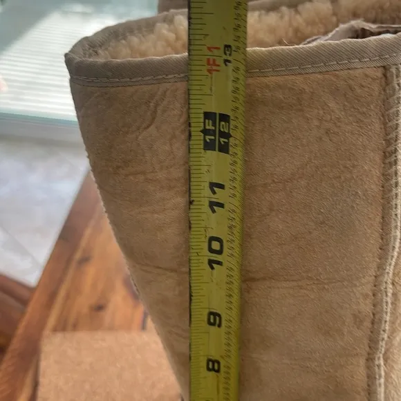 Tall Original UGG Sheepskin Beige winter warm boots Men 9 women 10 Tasman Braid