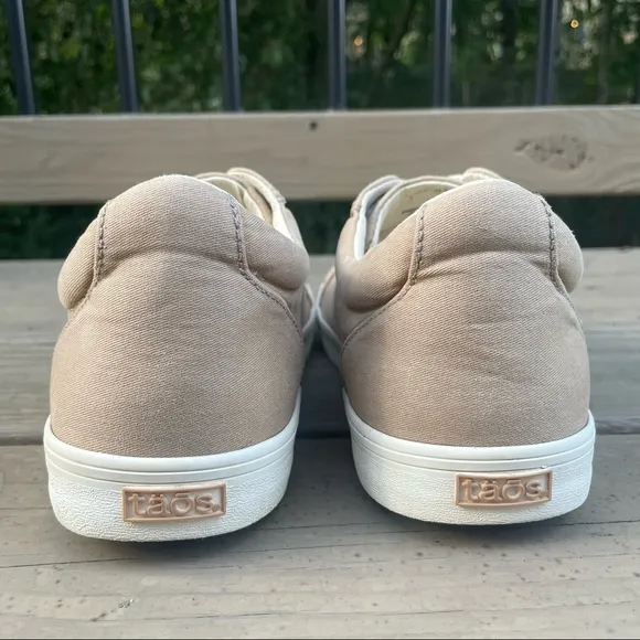 Taos Starsky Tan Distressed Canvas Casual Lace Up Sneakers Shoes size 11