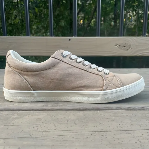 Taos Starsky Tan Distressed Canvas Casual Lace Up Sneakers Shoes size 11