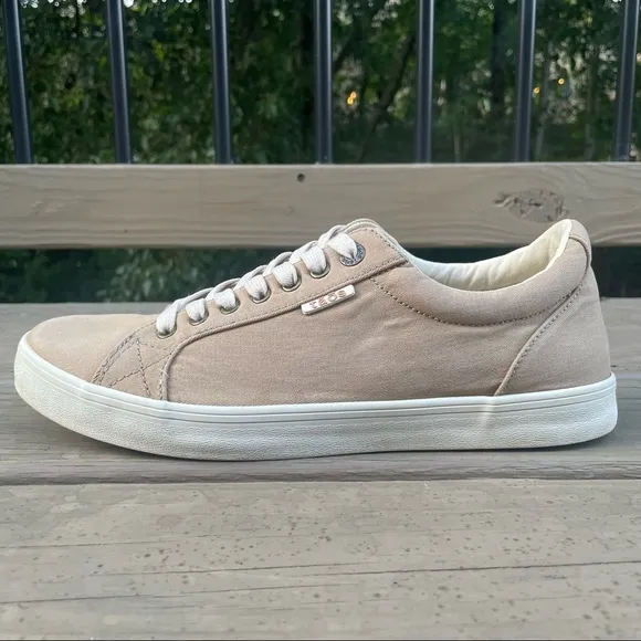 Taos Starsky Tan Distressed Canvas Casual Lace Up Sneakers Shoes size 11