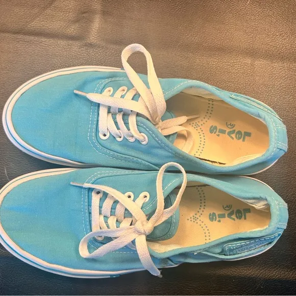 Teal Levi’s shoes‎