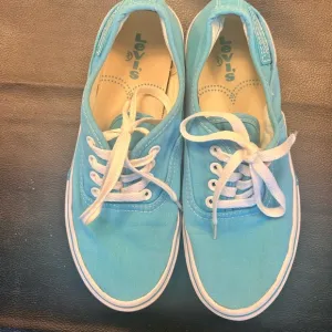 Teal Levi’s shoes‎