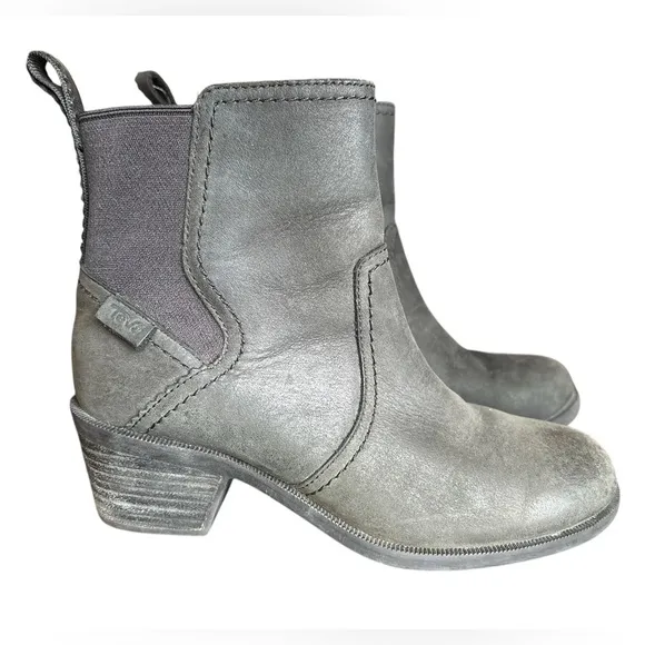 Teva Anaya Chelsea Ankle Boot, Black Leather, Size 6, Casual Closet Staple