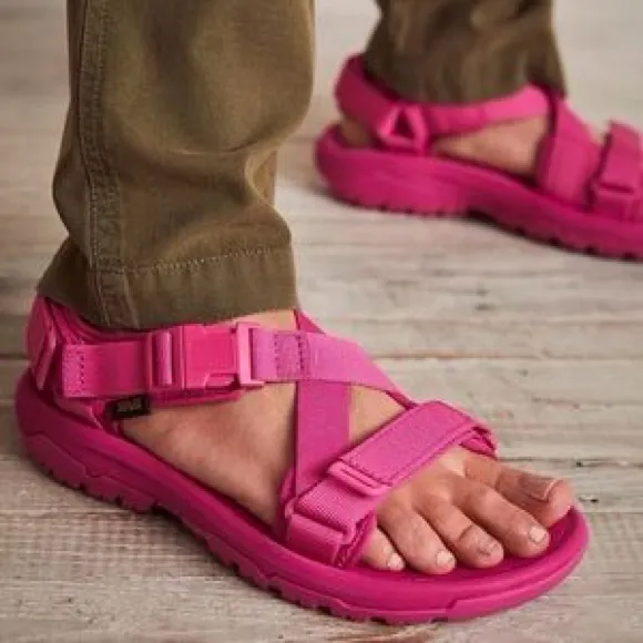 Teva Hurricane Verge Womens Size 7 Fuchsia Pink Outdoor Sandals Water Shoes