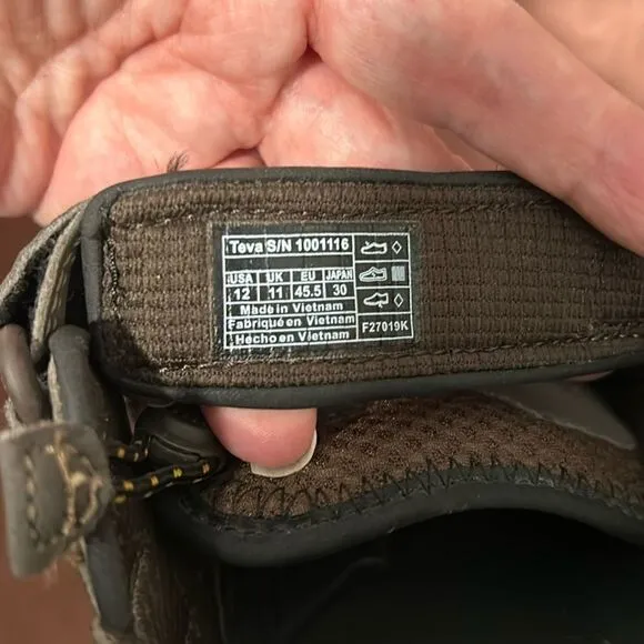 Teva outdoor adventure shoes size 12