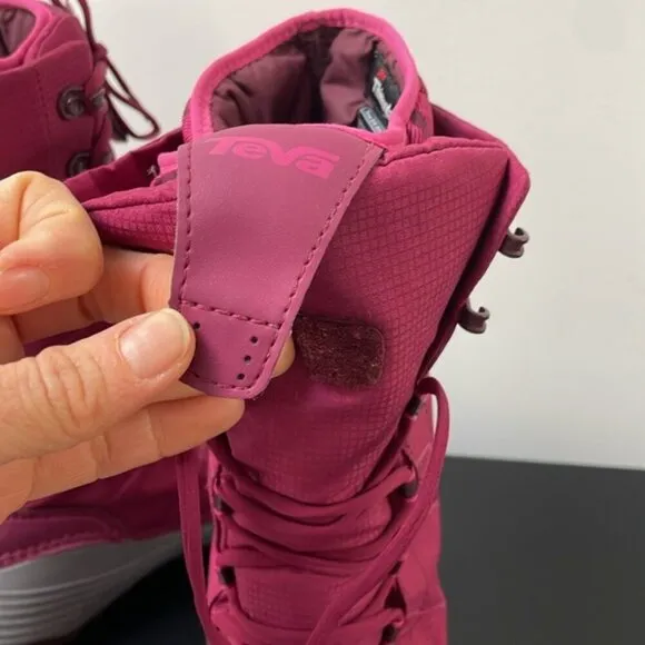Teva Womens Jordanelle Winter Boots Women's US6 Pink waterproof removable liner