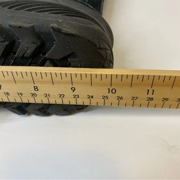 The North Face Boots Heat Seeker Waterproof Lined Black &amp; White Youth Size 5