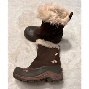 The North Face Hydro seal insulated books girls size 13