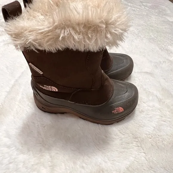 The North Face Hydro seal insulated books girls size 13