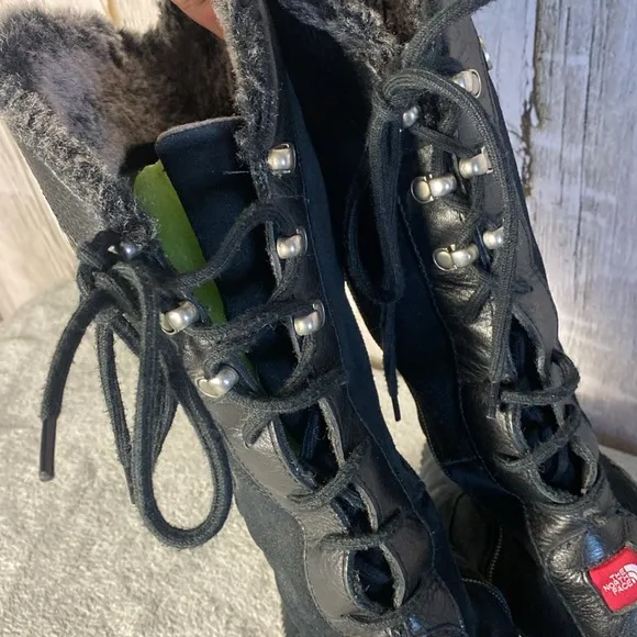 The North Face Womens Janey AHDZ Winter Boots Black Suede Size 10