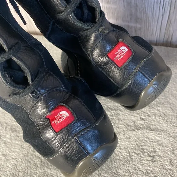 The North Face Womens Janey AHDZ Winter Boots Black Suede Size 10