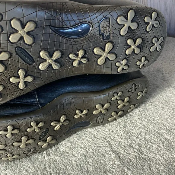 The North Face Womens Janey AHDZ Winter Boots Black Suede Size 10