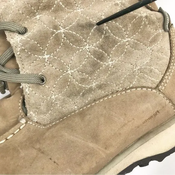 The North Face Allure Primaloft Insulated Winter Boots in Tan