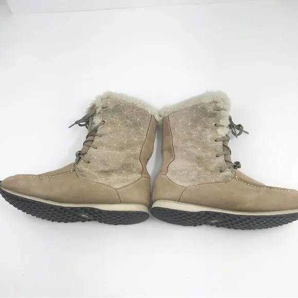 The North Face Allure Primaloft Insulated Winter Boots in Tan