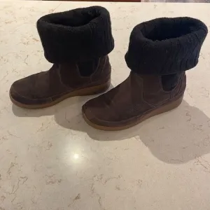 The North Face fold down waterproof boots SZ 6