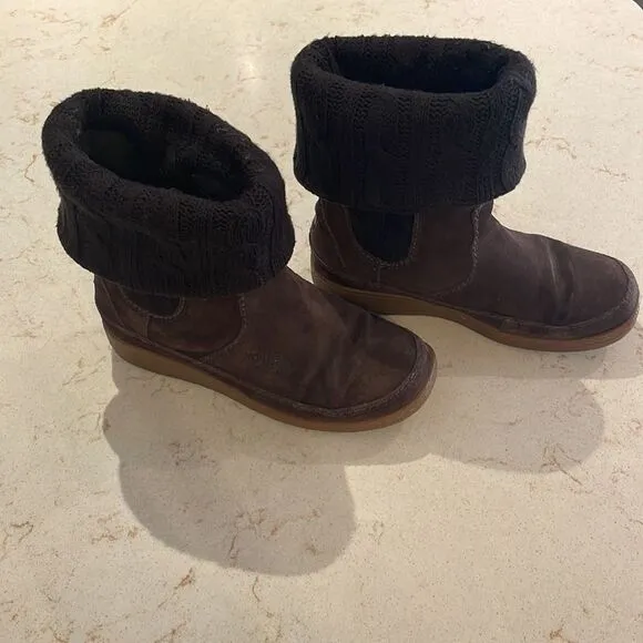 The North Face fold down waterproof boots SZ 6
