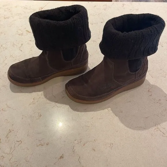 The North Face fold down waterproof boots SZ 6