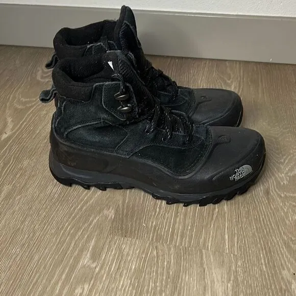 The North Face Men's Size 7.5 Snowfuse Insulated Snow Boots Black Lightweight