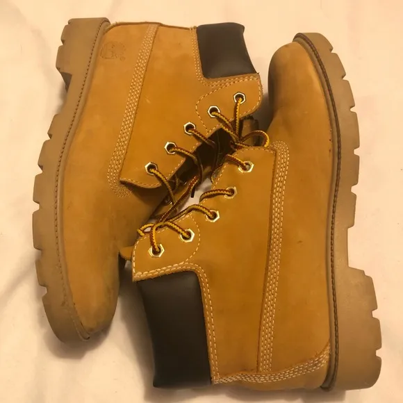 Timberland 6 inch classic waterproof boots 🥾