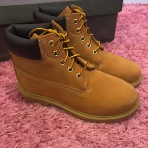 Timberland 6 Inch Classic Wheat Waterproof Boots
