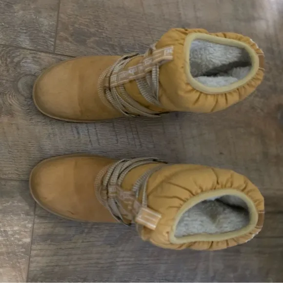 Timberland 650 Leather Fleece Boots Women’s Size 6