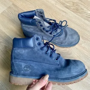 Timberland Blue Nubuck Leather Waterproof Boots Classic 6“ Youth/ Unisex