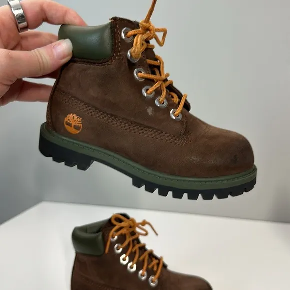 Timberland Kids Primaloft 200 Gram Suede Lace-Up Boots Size 9
