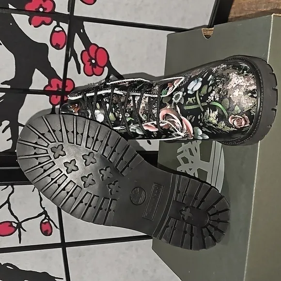 Timberland Waterproof Boots Floral NWB Size 7.5