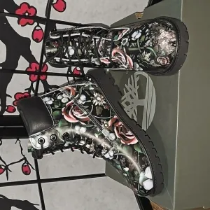 Timberland Waterproof Boots Floral NWB Size 7.5