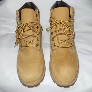 Timberlands* Youth* Premium 6&quot; Waterproof Boots* Wheat* Sz 3