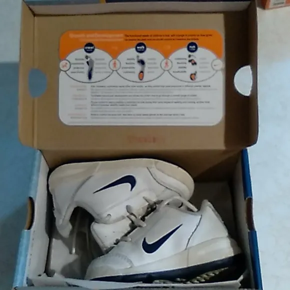 Toddler NIKE SNEAKERS