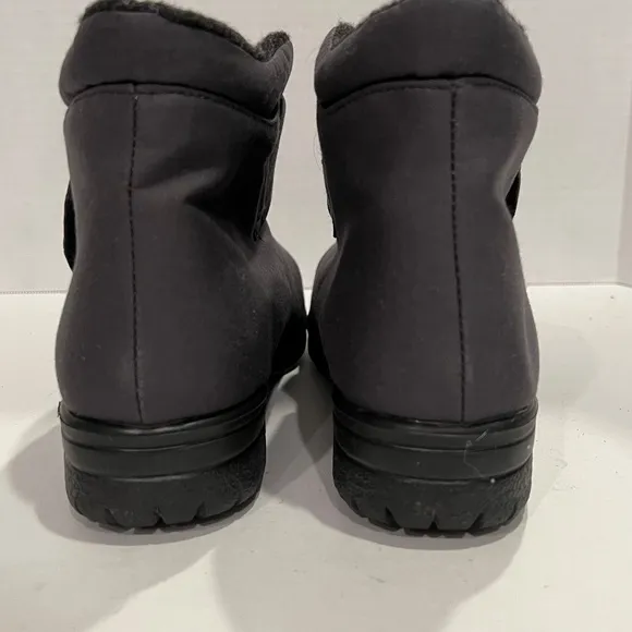 Toe Warmer’s Black Ankle Boots Made In Canada Size 11 | Like New