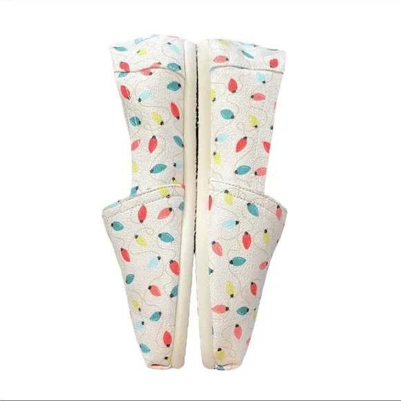 TOMS Christmas Lights Printed Canvas Multicolor  Slip-On Shoes size 6