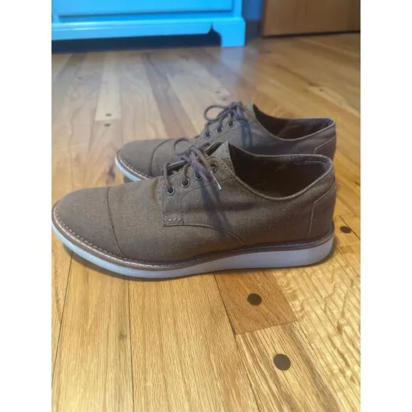 TOMS MENS Sz 9.5 Brown Canvas Hardsoled Shoes