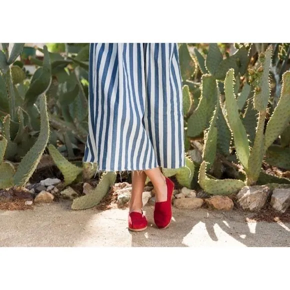 TOMS | Red Canvas Women’s Classic Shoes | 7W