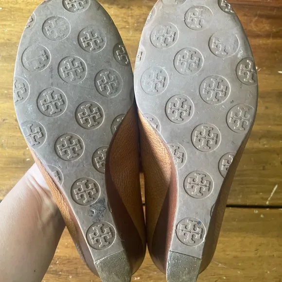 Tory Burch Brown Tan Leather Sally Wedge Pumps Heels Size 7.5