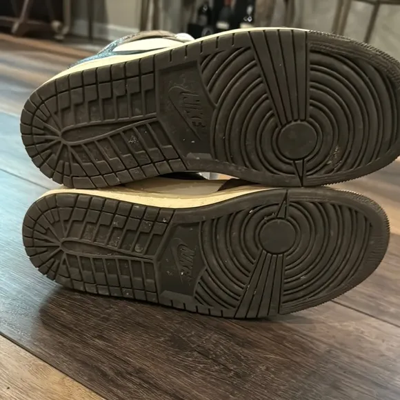 Travis Scott’s high top