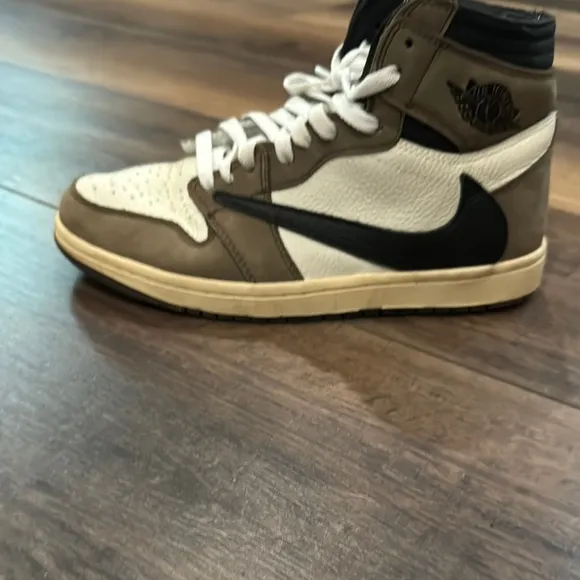 Travis Scott’s high top