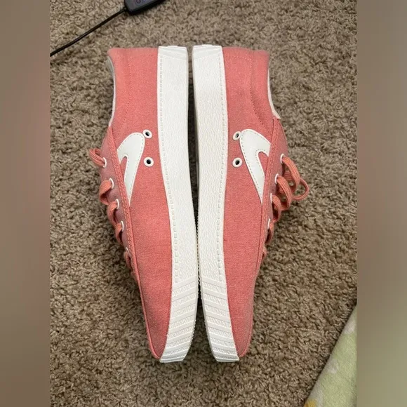 Tretorn NWT Nylite Plus Blush Sneakers Tennis Shoes Size 9.5