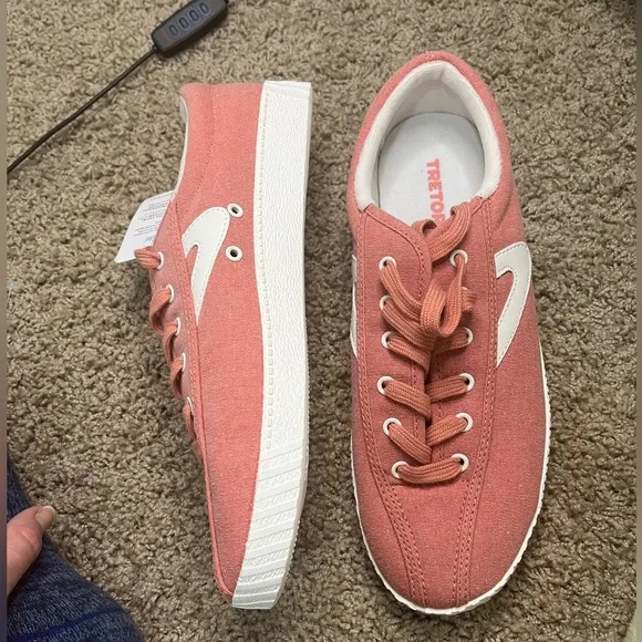 Tretorn NWT Nylite Plus Blush Sneakers Tennis Shoes Size 9.5