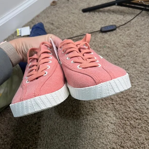 Tretorn NWT Nylite Plus Blush Sneakers Tennis Shoes Size 9.5