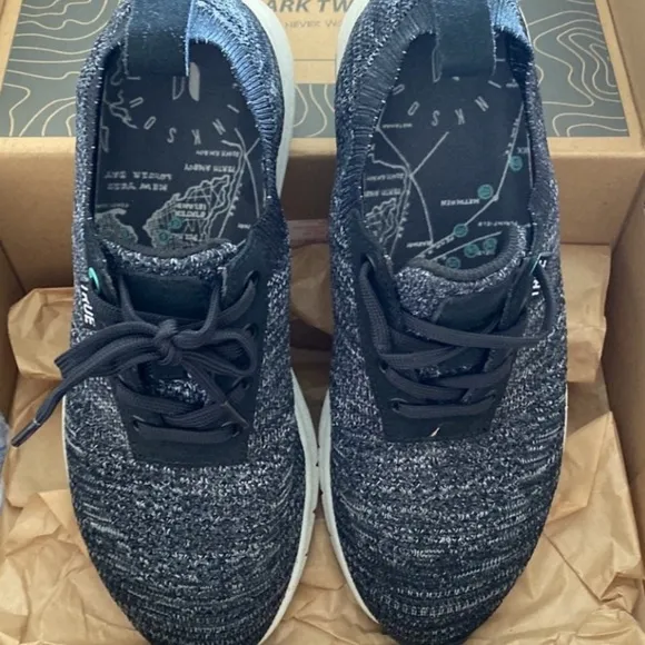 TRUE LINKWEAR GOLF SHOES      Worn once/In Box