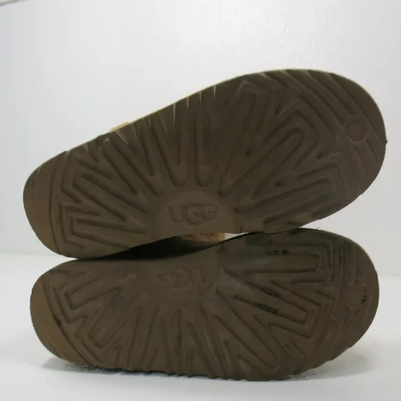 UGG #1017713 Classic Tall Australia Insulated Winter Kids Footwear Boot Sz 5