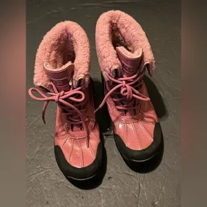 UGG Adirondack Pink women’s Fold Over leather Waterproof Boots US Size 6