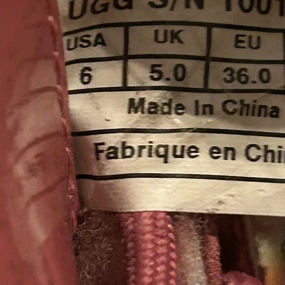 UGG Adirondack Pink women’s Fold Over leather Waterproof Boots US Size 6